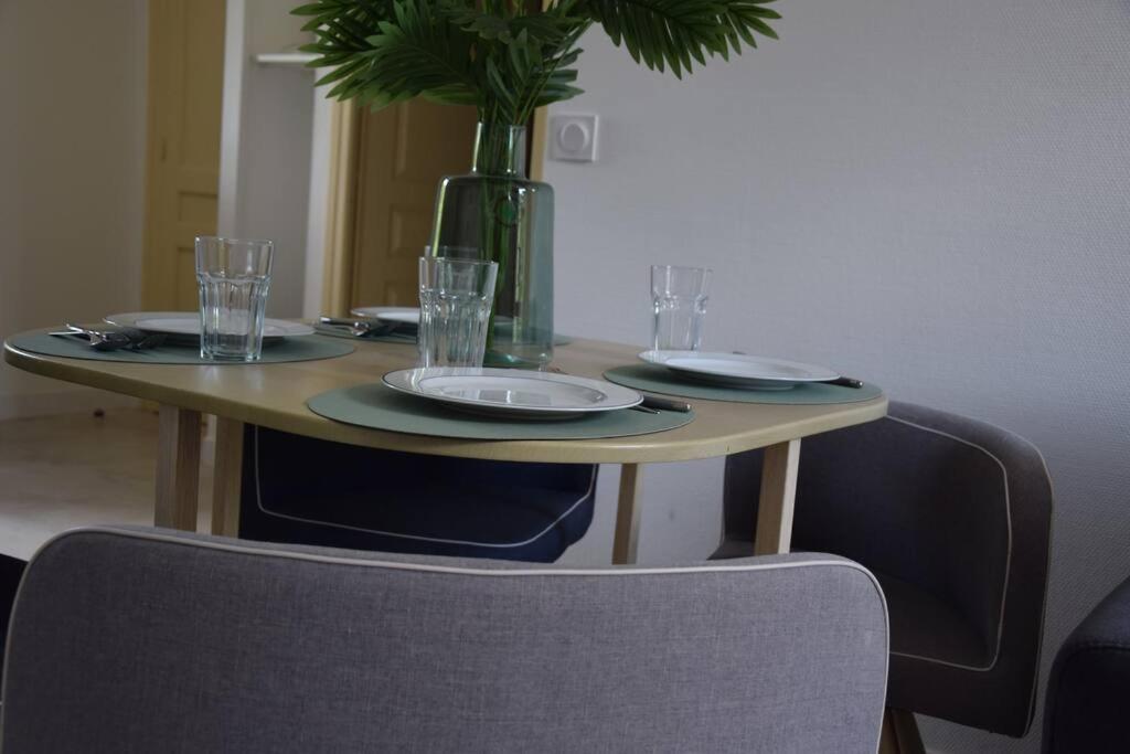 Elegant T2 A Bron, Tramway A 2Min, Box Parking, 4Personnes Daire Dış mekan fotoğraf