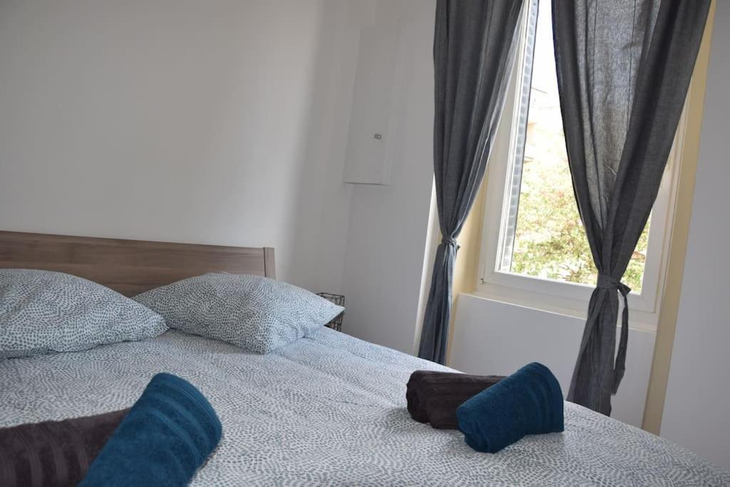 Elegant T2 A Bron, Tramway A 2Min, Box Parking, 4Personnes Daire Dış mekan fotoğraf