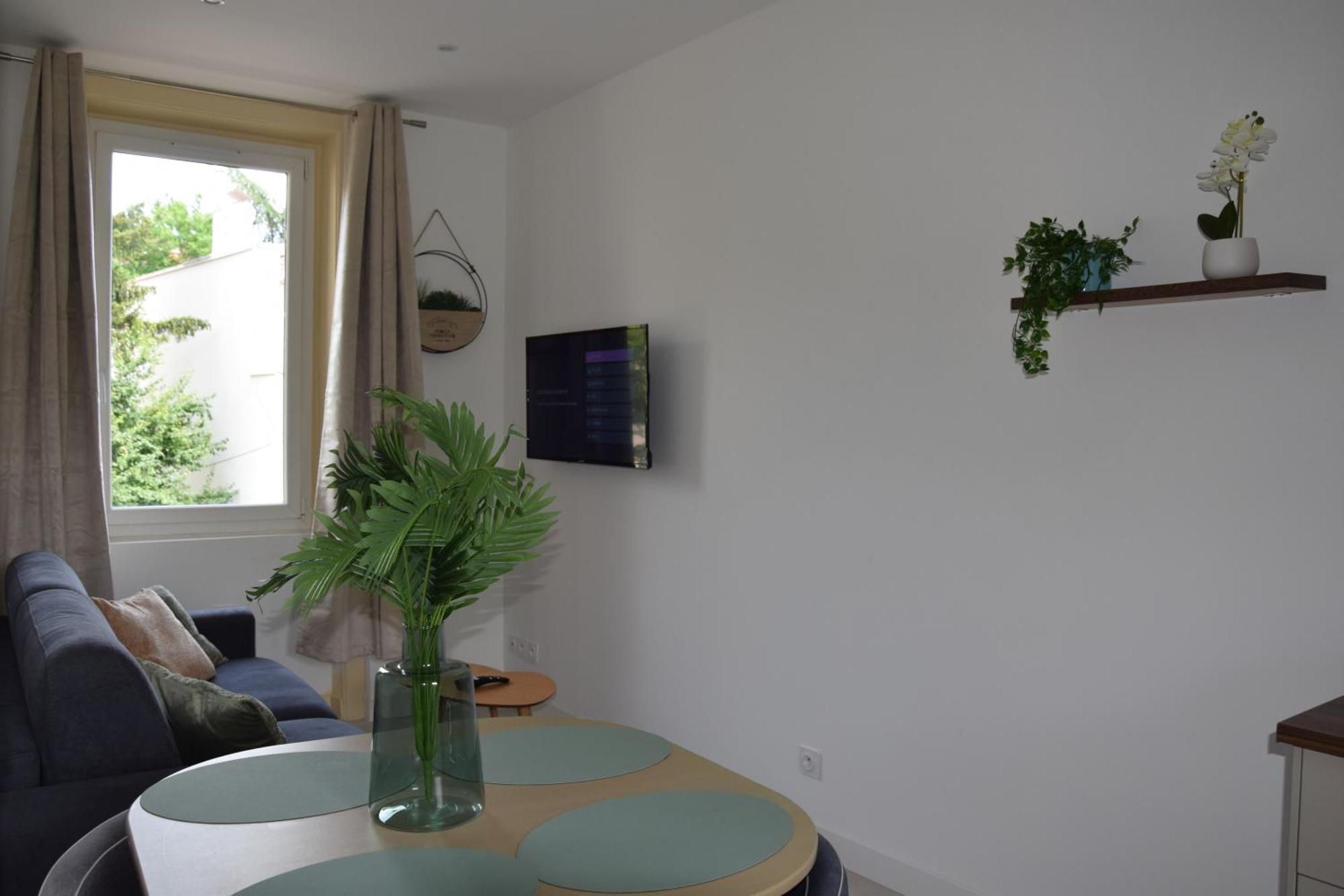 Elegant T2 A Bron, Tramway A 2Min, Box Parking, 4Personnes Daire Dış mekan fotoğraf