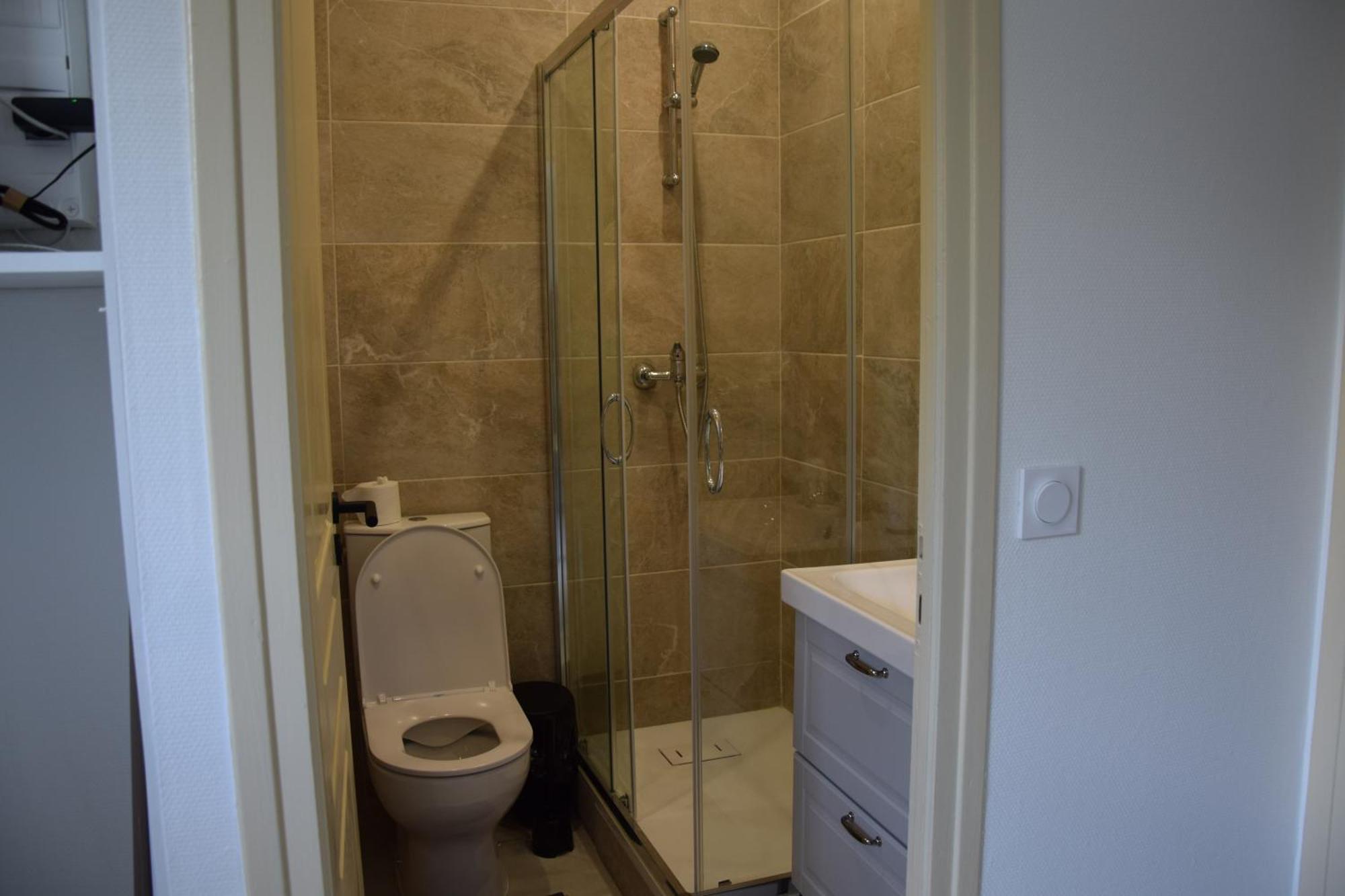 Elegant T2 A Bron, Tramway A 2Min, Box Parking, 4Personnes Daire Dış mekan fotoğraf