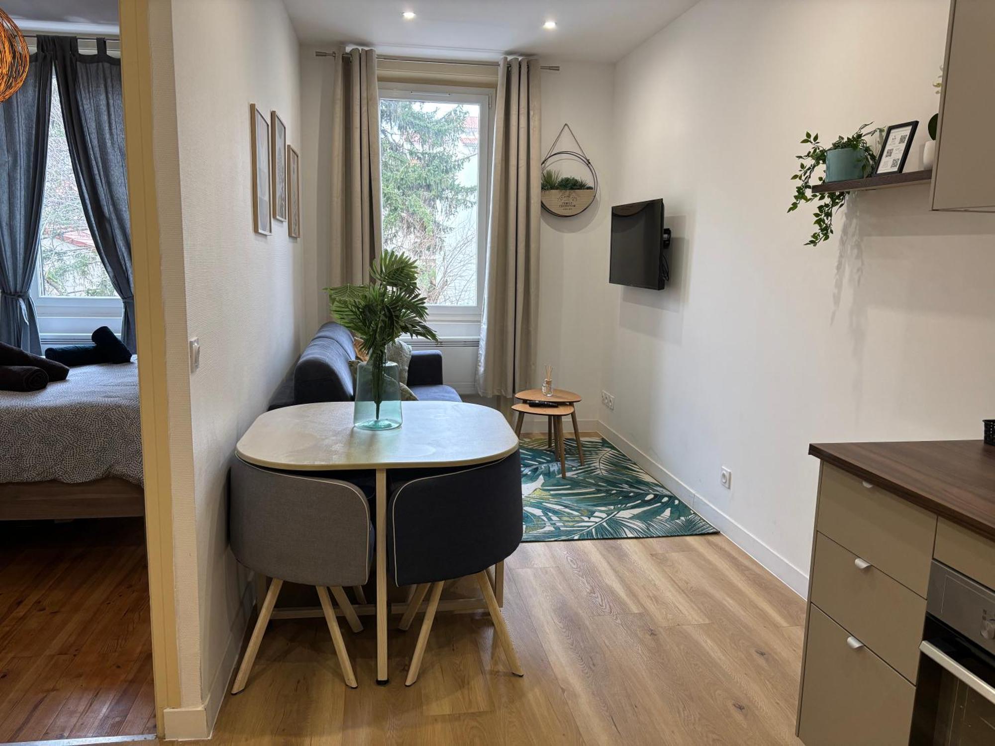 Elegant T2 A Bron, Tramway A 2Min, Box Parking, 4Personnes Daire Dış mekan fotoğraf